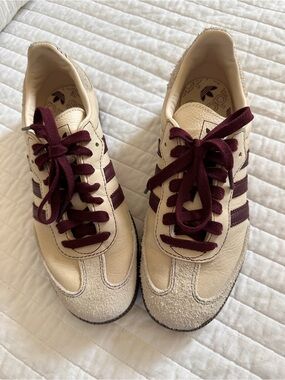 adidas Women Cream & Burgundy Leather Low-Profile Sneakers